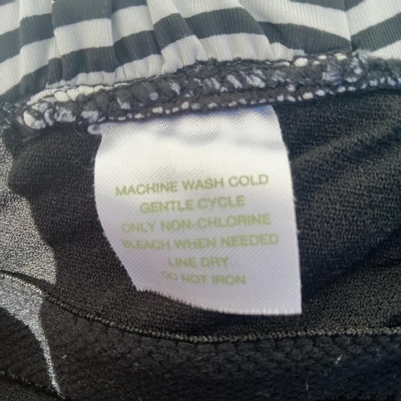 Garnet Hill Striped One-Shoulder Swimsuit Size 6 - Picture 4 of 9